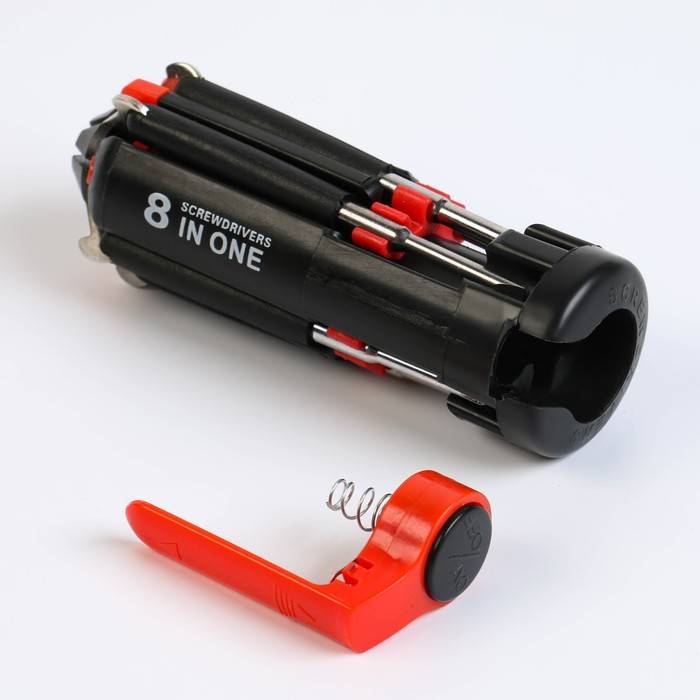 Фонарь многофункциональный, мультитул 8 в 1 «Мастер на все руки», 6LED, 7 отвёрток, 4×10 см